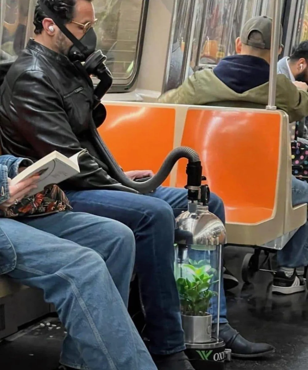 OxyVest — riding the subway, breathing from a plant